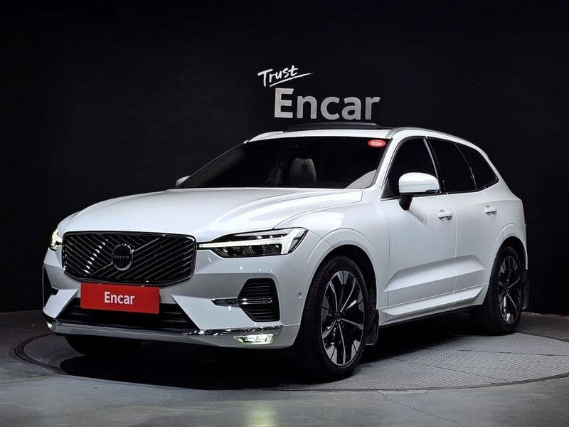2026 Volvo XC60 B5 Ultra Bright Air Sus photo 1