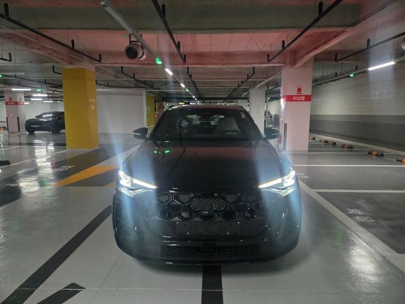 2025 Audi Q5 40 TDI Quattro S Line Black Edition photo 1