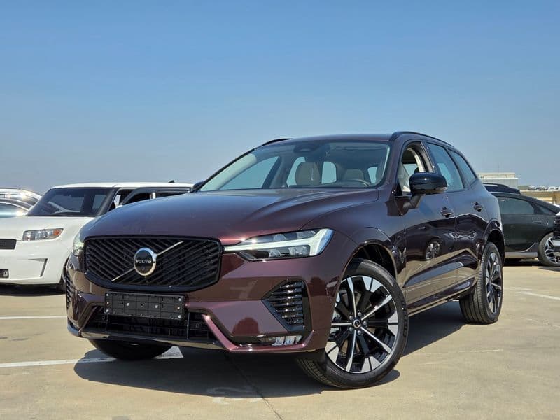 2026 Volvo XC60 B5 Ultra Dark Air Sus photo 1
