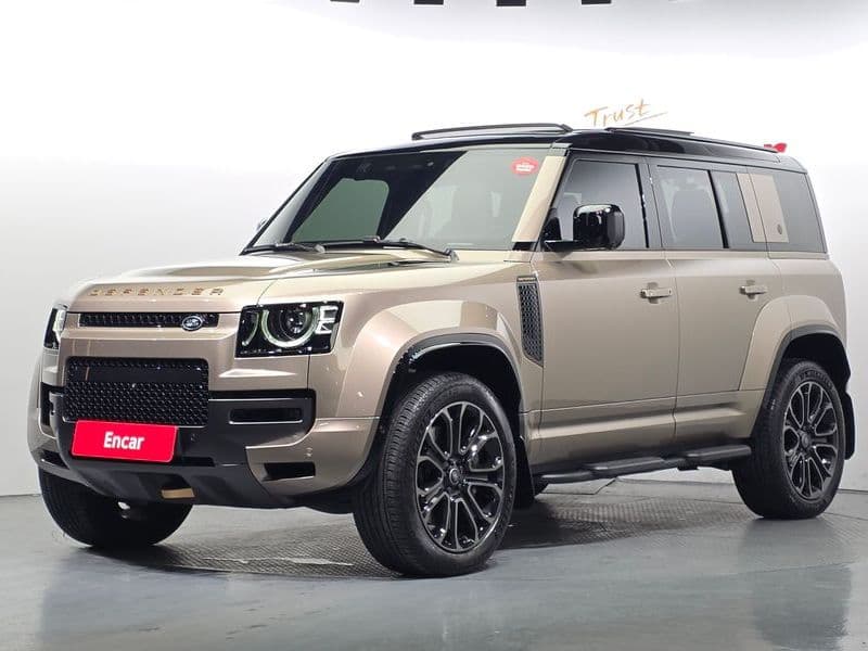 2025 Land Rover Defender 110 P635 Octa photo 1