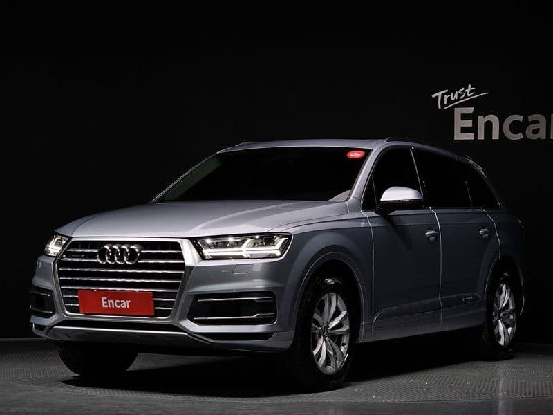 2019 Audi Q7 45 TFSI Quattro photo 1