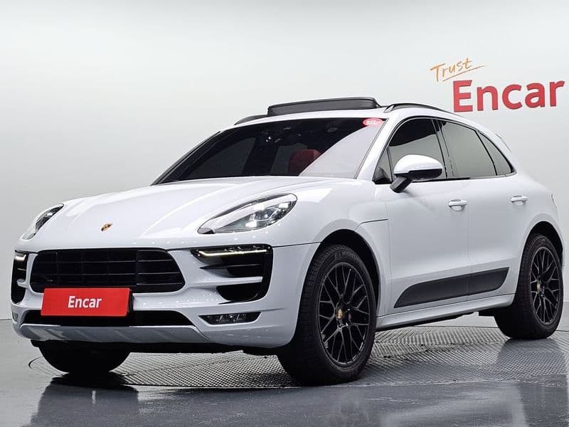 2018 Porsche Macan 3.0 GTS 95B photo 1