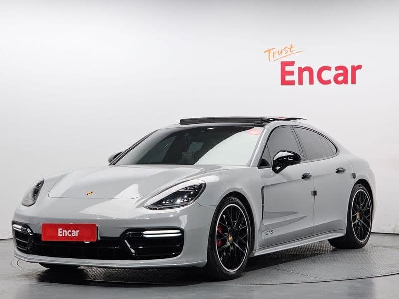 2019 Porsche Panamera 4.0 GTS photo 1