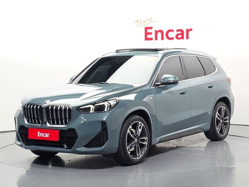 2024 BMW X1 xDrive 20i M Sport photo 1