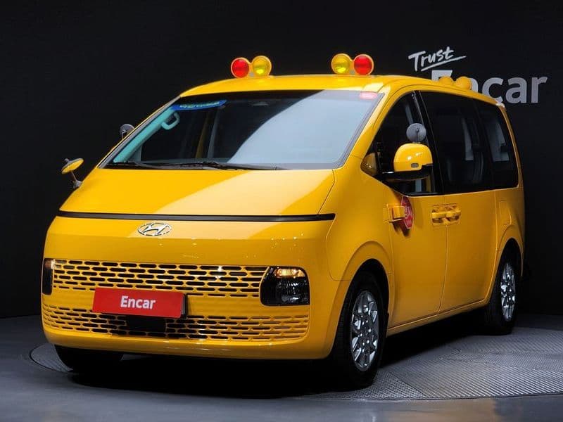 2023 Hyundai Staria 2WD Kinder Safety Car 11-Seater photo 1