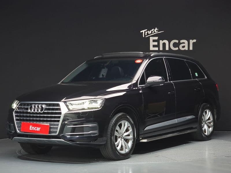 2019 Audi Q7 45 TFSI Quattro photo 1