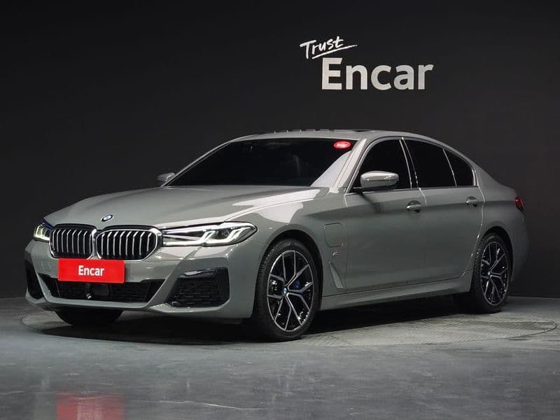 2021 BMW 5 Series 530e M Sport photo 1