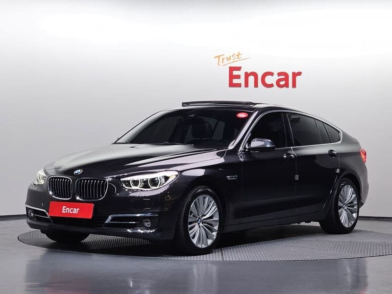2017 BMW 5 Series GT 30d xDrive photo 1