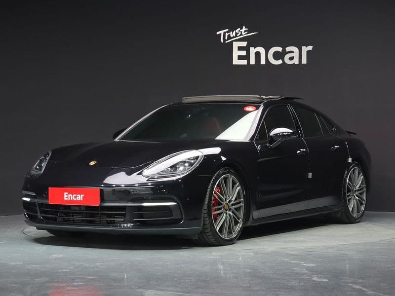 2018 Porsche Panamera 3.0 AWD photo 1