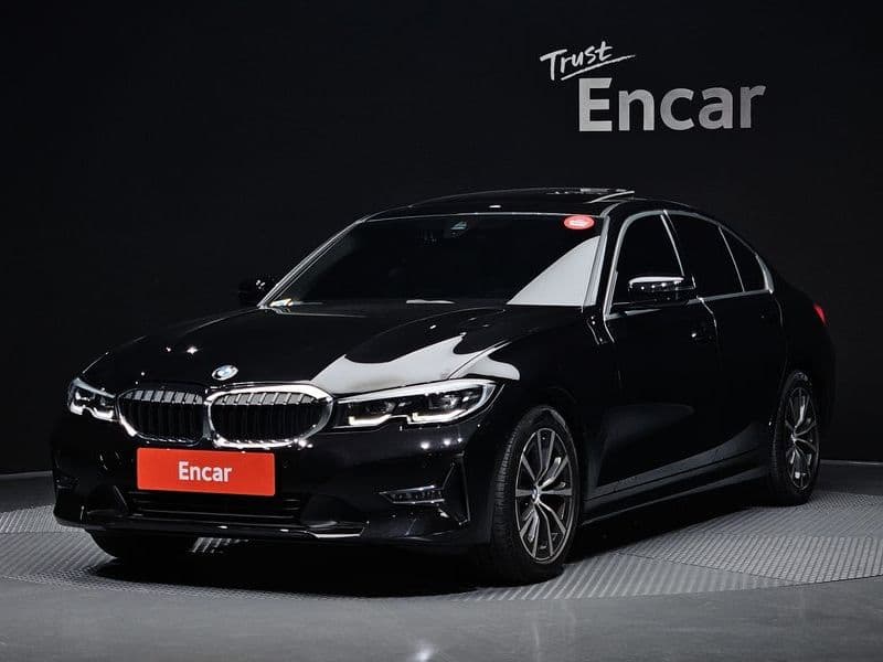 2021 BMW 3 Series 320i photo 1