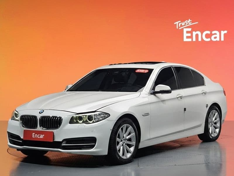 2014 BMW 5 Series 528i photo 1