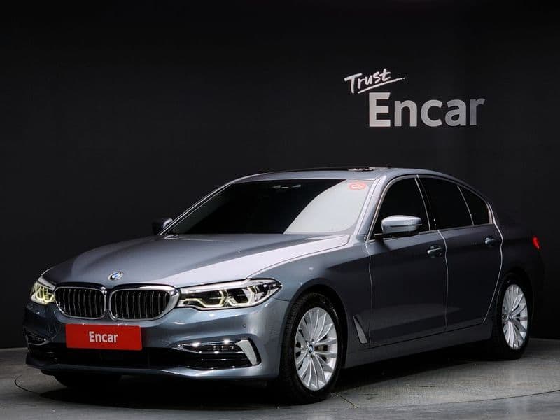 2019 BMW 5 Series 530i xDrive Luxury Plus photo 1