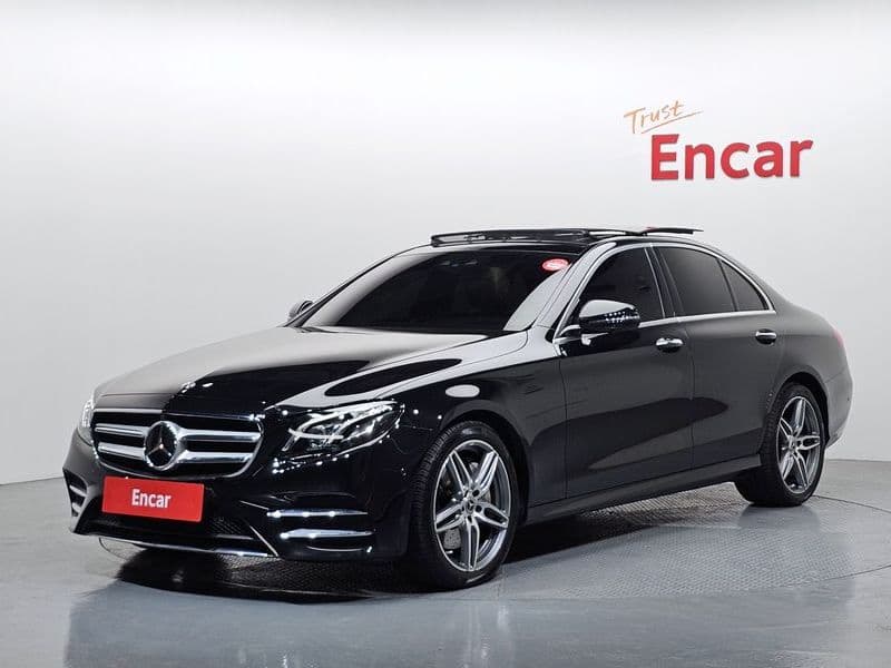 2020 Mercedes-Benz E-Class E300 4MATIC AMG Line photo 1