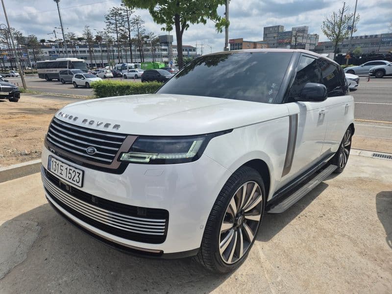 2024 Land Rover Range Rover P615 SV LWB photo 1
