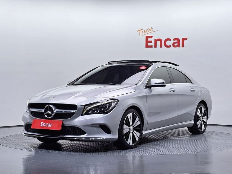 2017 Mercedes-Benz A-Class CLA250 4MATIC photo 1