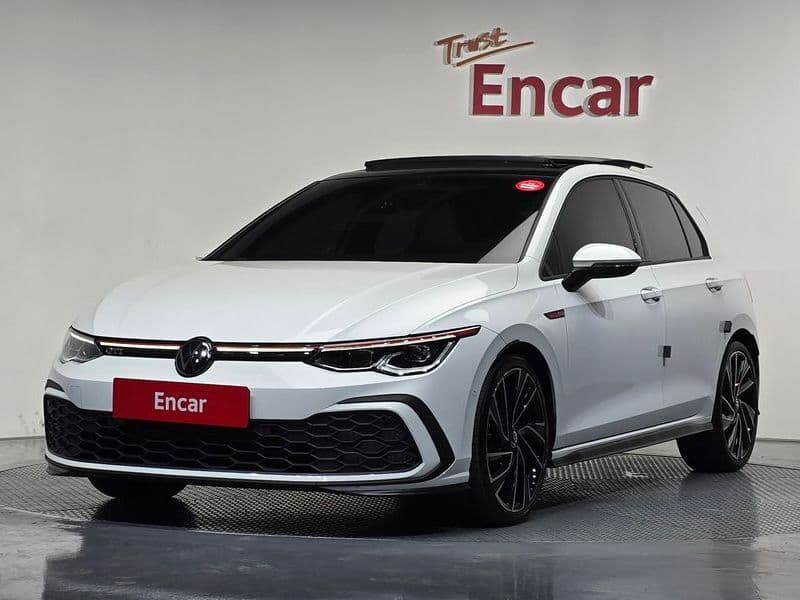 2024 Volkswagen Golf 2.0 GTI photo 1