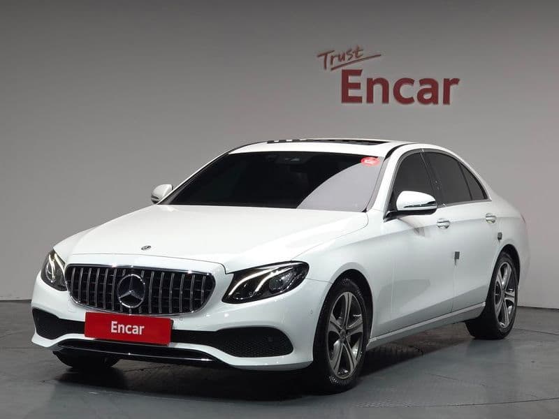 2019 Mercedes-Benz E-Class E300 Avantgarde photo 1