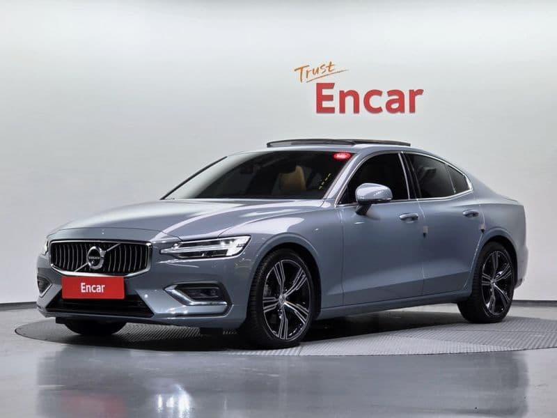 2022 Volvo S60 B5 Inscription photo 1