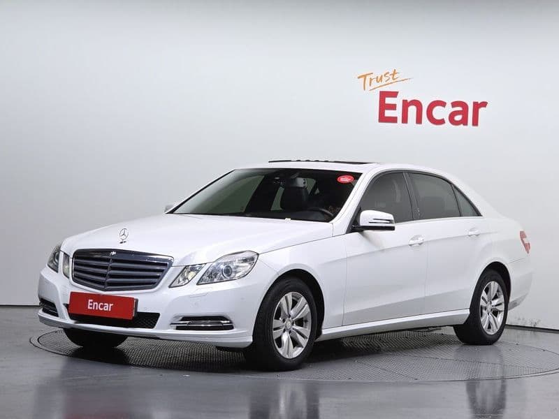 2013 Mercedes-Benz E-Class E200 CGI photo 1