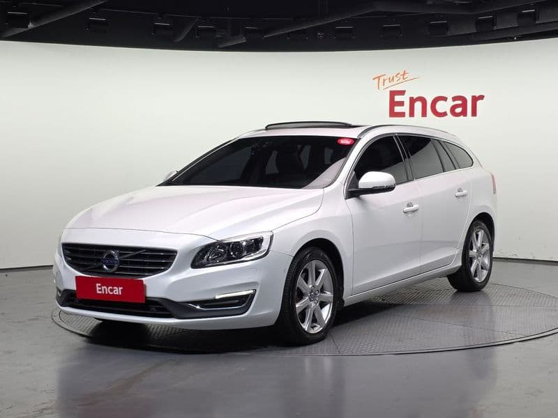 2017 Volvo V60 D3 1st photo 1