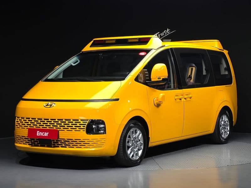 2022 Hyundai Staria L3.5 Kinder Safety Car 15-Seater photo 1