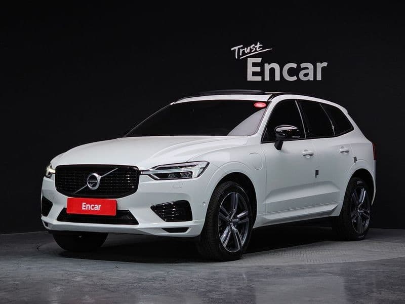 2021 Volvo XC60 T8 R-Design photo 1