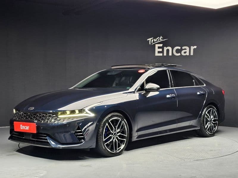 2021 Kia K5 Signature photo 1