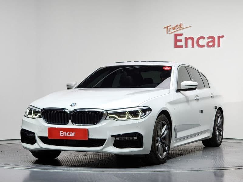2018 BMW 5 Series 530i xDrive M Sport Package photo 1