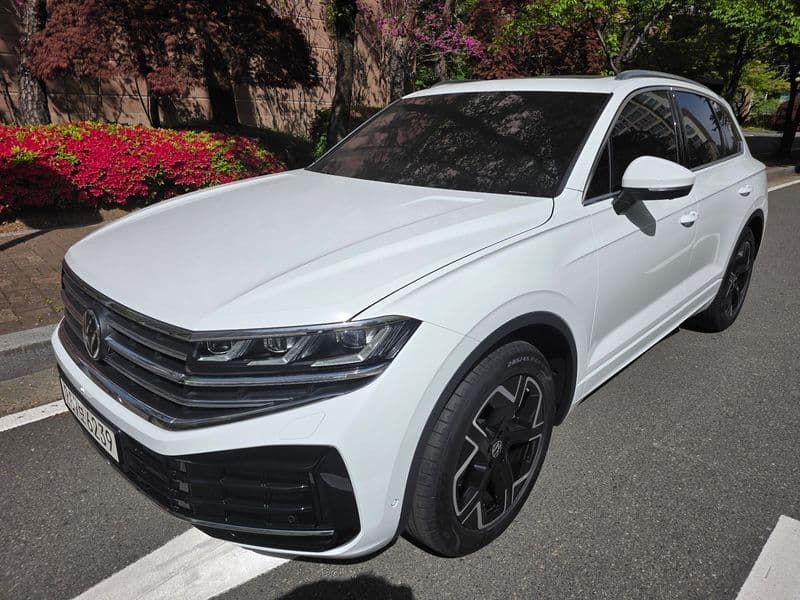 2026 Volkswagen Touareg 3.0 TDI Prestige photo 1
