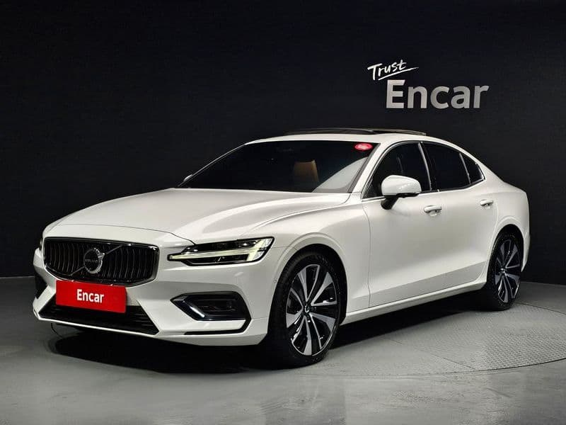 2024 Volvo S60 B5 Ultimate Bright photo 1