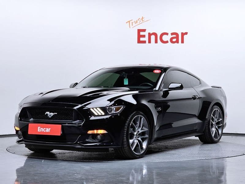 2015 Ford Mustang GT Coupe photo 1