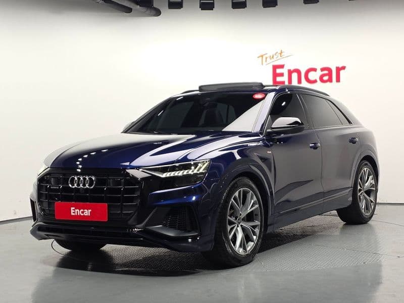 2022 Audi Q8 55 TFSI Quattro Premium photo 1